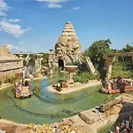 Otel Portaventura Lucy's Mansion - Includes Unlimited Access & Express Wristband To Portaventura Park & Ferrari Land