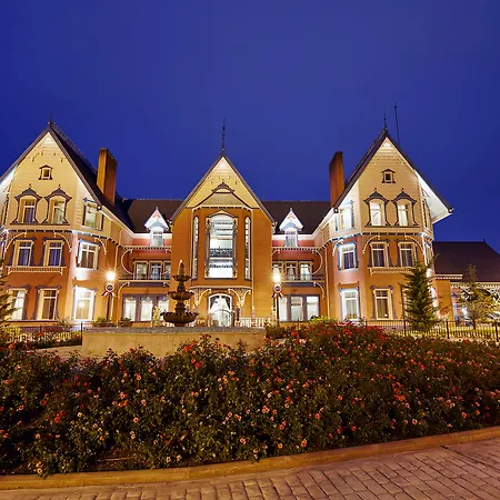 Hotel Portaventura Lucy's Mansion: Unlimited Park Access & Express Passes