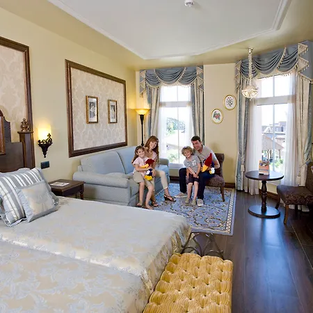 Hotel Portaventura Lucy's Mansion: Unlimited Park Access & Express Passes Salou