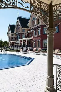 Portaventura Lucy's Mansion: Unlimited Park Access & Express Passes