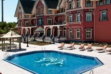 Hotell Portaventura Lucy's Mansion - Includes Unlimited Access & Express Wristband To Portaventura Park & Ferrari Land